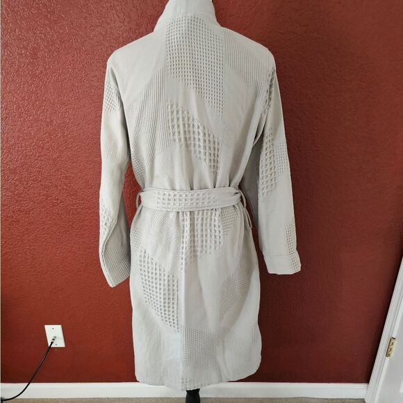 Elegant Gray Women's Robe - Picture 5 of 10